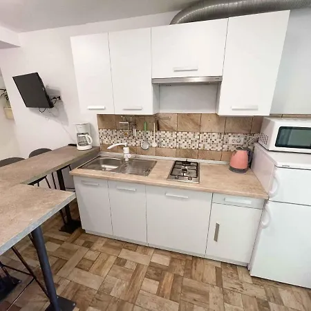 In 42053 Apartment *