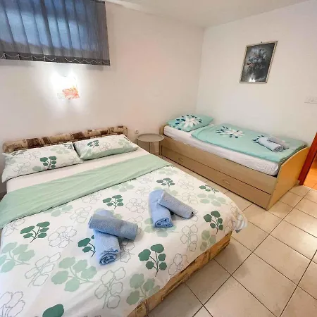 Apartment In 42053 Crikvenica